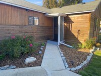 Building Photo - 523- 525  Markeson St