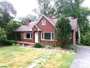 Building Photo - 1631 Maple Ave