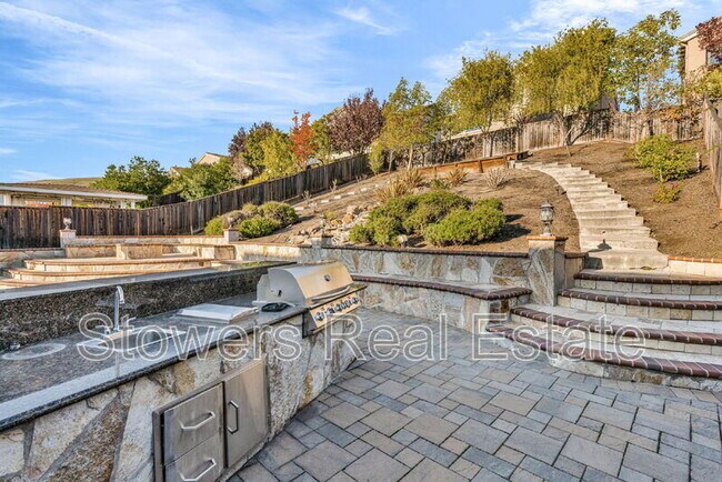 Building Photo - 3223 Carpenter Way