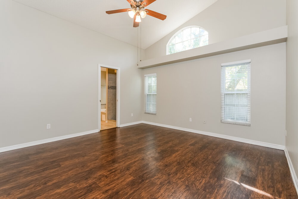 Building Photo - 1598 Royal Oaks Dr