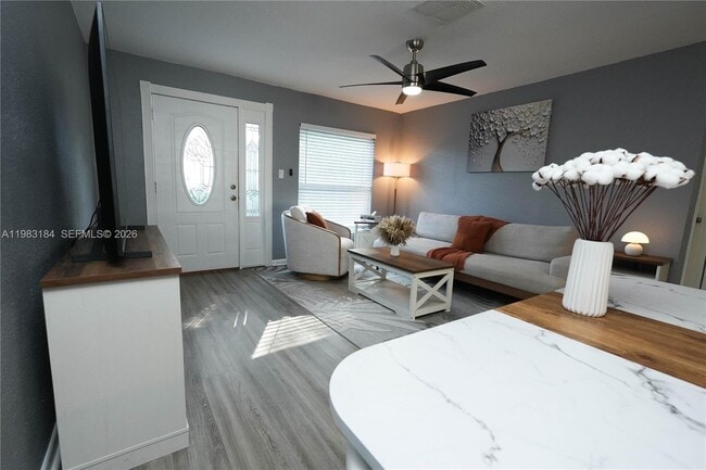 Building Photo - 742 Granada St