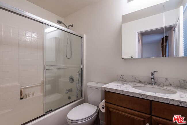 Building Photo - 6020 S Seabluff Dr