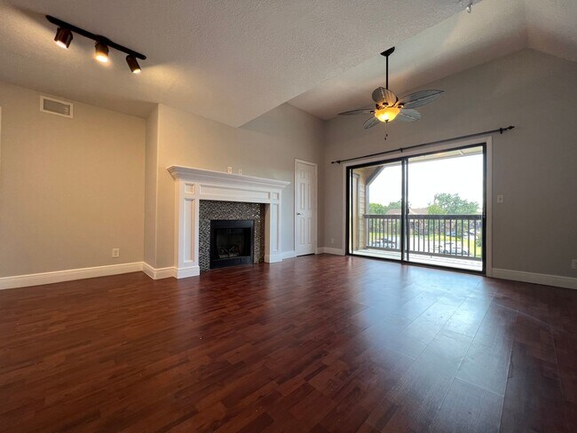 Building Photo - 364 Northpointe Ct