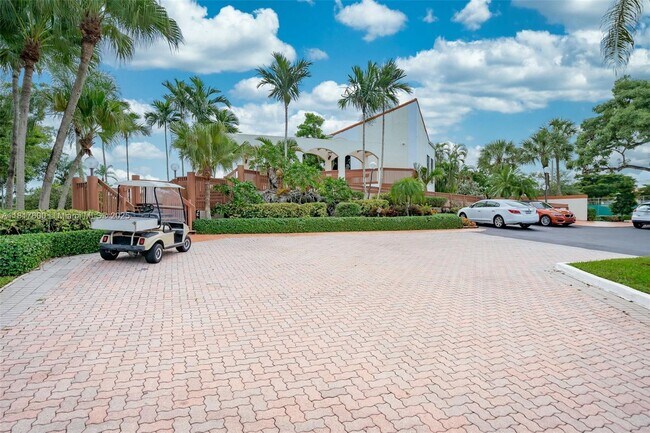Building Photo - 204 Congressional Way