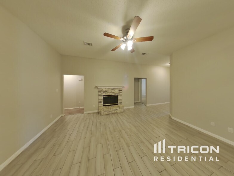 Building Photo - 814 Ponselle Dr