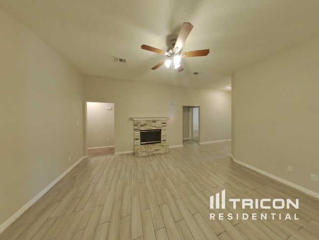 Building Photo - 814 Ponselle Dr