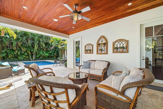 Building Photo - 120 Grove Way