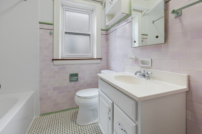 Building Photo - 6549 N Mozart St