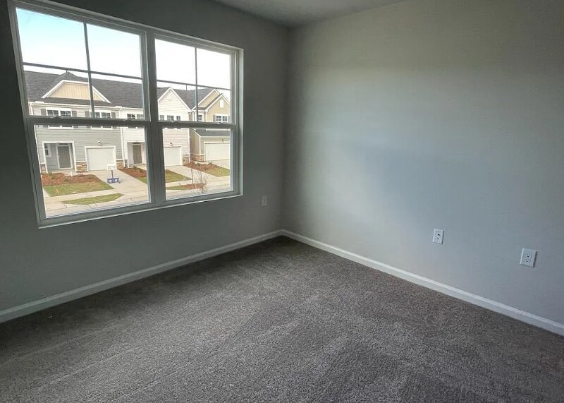 Building Photo - 5020 Tura St