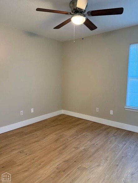 Building Photo - 326 Robinson St