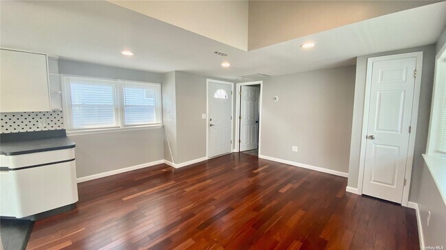 Building Photo - 450 S Fulton Ave