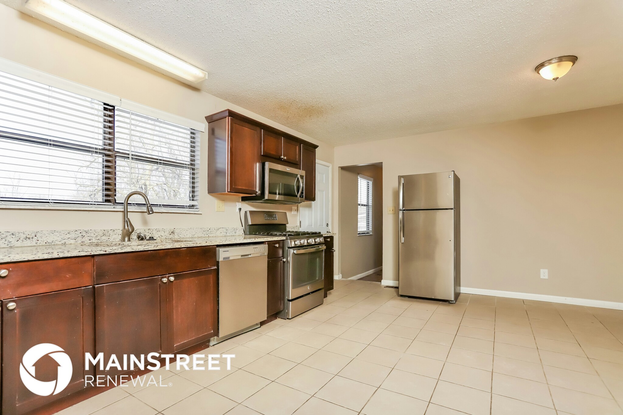 Building Photo - 721 Willow Wood Ct