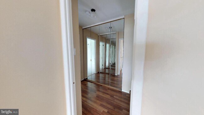 Building Photo - 244 Drummers Ln