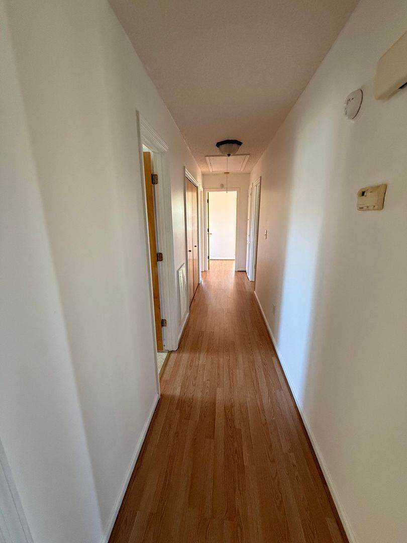 Building Photo - 1013 W Best Rd