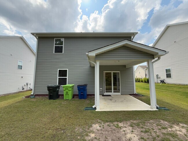 Building Photo - Modern 3BD, 2.5BA Raleigh Home in a Great ...