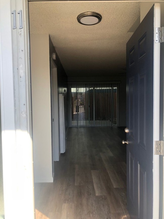 Building Photo - 5920 Stanley Ave