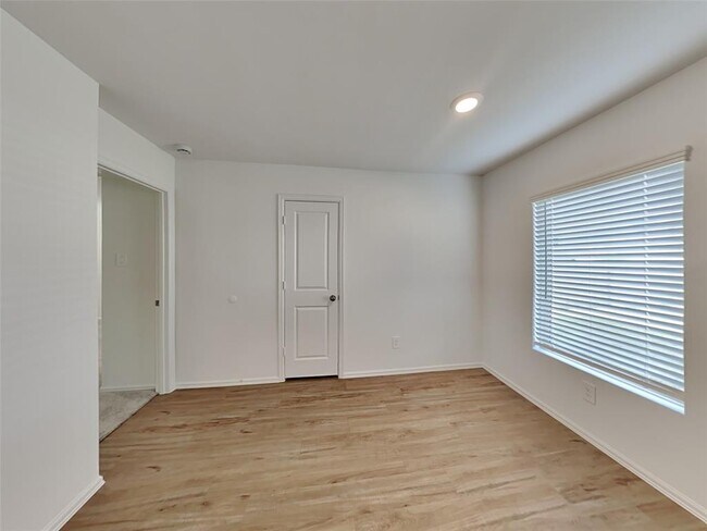 Building Photo - 3023 Twisted Myrtle Dr