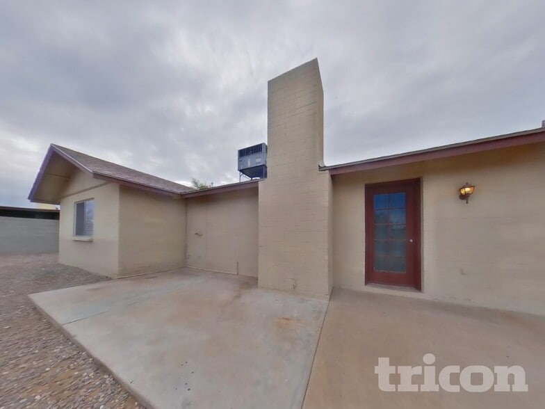 Building Photo - 6926 W Cameron Dr