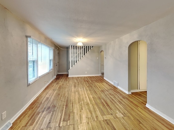 Building Photo - 2090 Hillview Rd