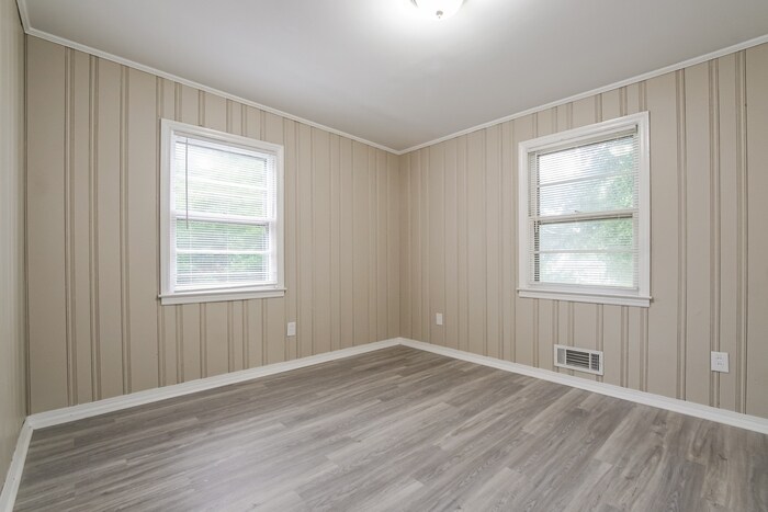 Building Photo - 415 N Pine St