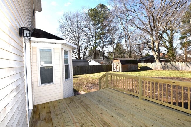 Building Photo - 4 BEDROOM HOME LOCATED IN SOUTH CHESEPEAKE. MUST SEE !!!!!!!!!!!