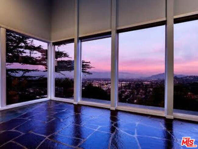 Building Photo - 4218 Vanetta Dr