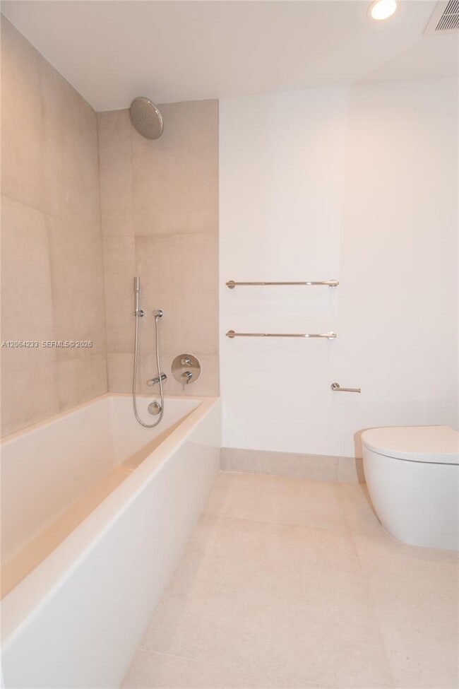 Building Photo - 9221 E Bay Harbor Dr