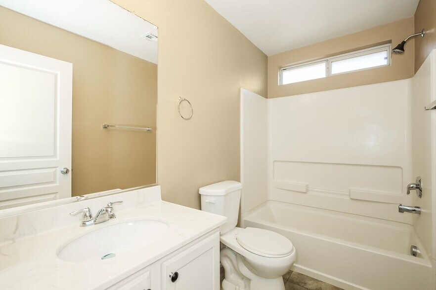 Building Photo - 9434 W Blooming Grove Ave