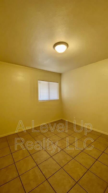 Building Photo - 2705 S Monterey Vista