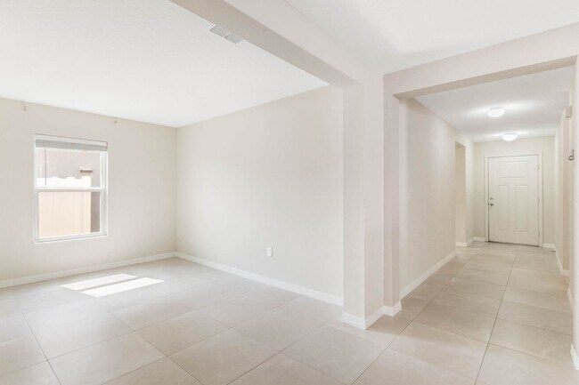 Building Photo - Turnkey 3-bed, 2-bath home with a 2-car garage Single Family Home