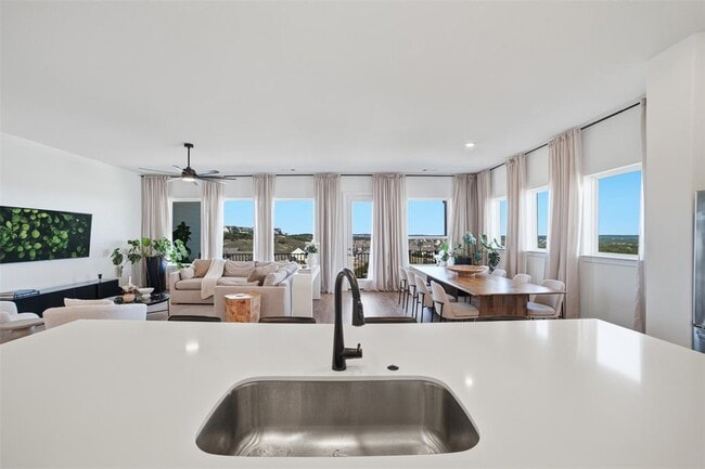 Building Photo - 256 Smoke Tree Cir