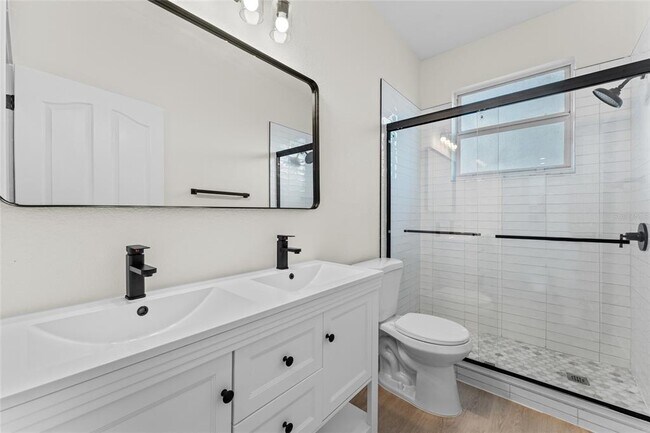 Building Photo - 2503 Dumont Ln