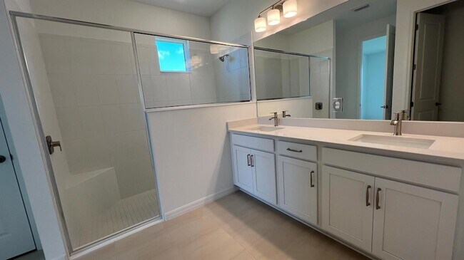 Building Photo - 584 Ranch Oak Cir