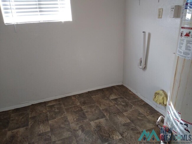 Building Photo - 1822 S Silver Ave