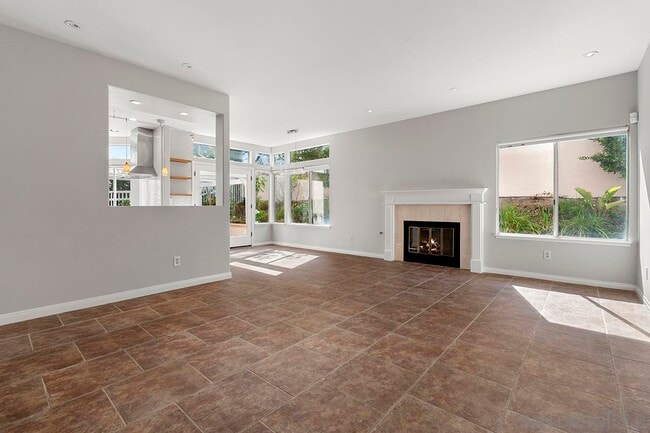 Building Photo - 4485 Sunset Bluffs Way