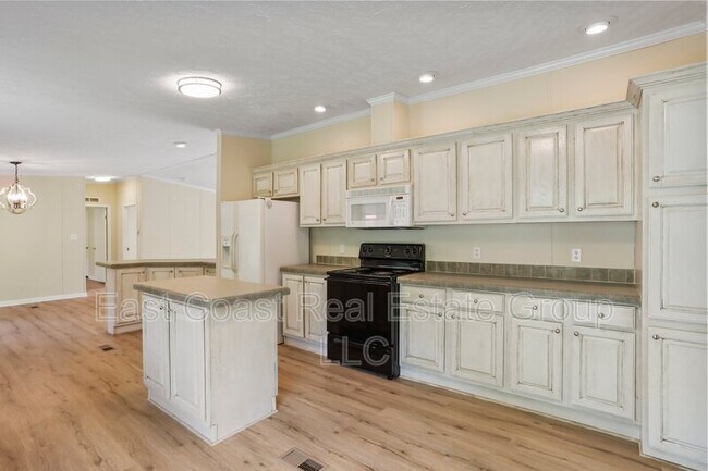 Building Photo - 123 Battlefield Dr