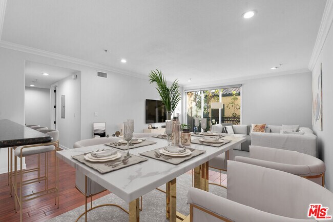 Building Photo - 1401 S St Andrews Pl