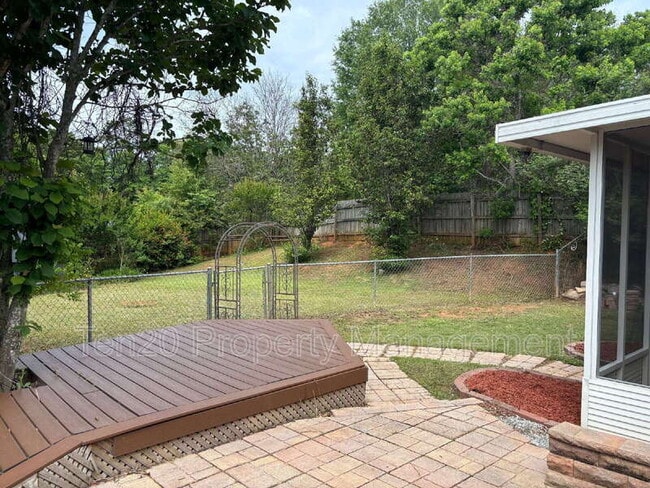 Building Photo - 1018 Sugar Mill Dr