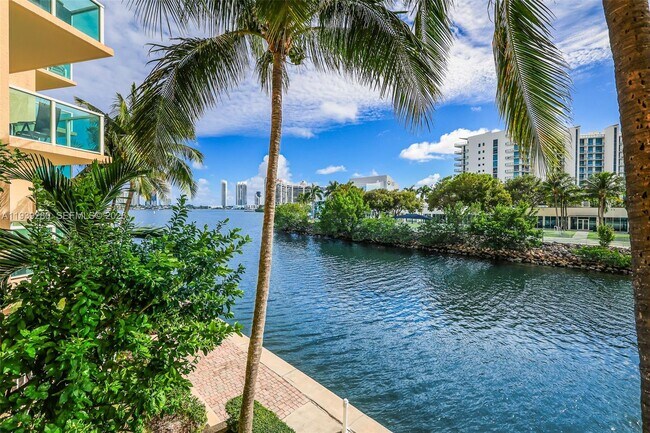 Building Photo - 3330 NE 190th St