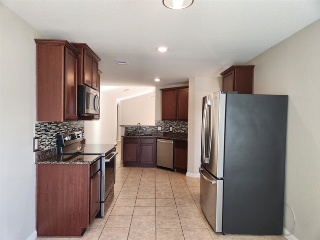 Building Photo - 22527 Cloverland Field Dr