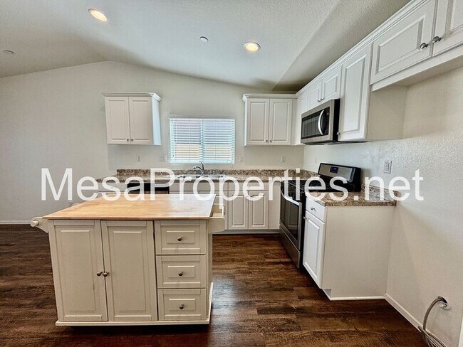 Building Photo - 10574 Pampas Ct