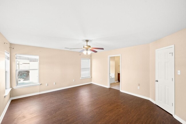 Building Photo - 3235 Bellingrath Dr