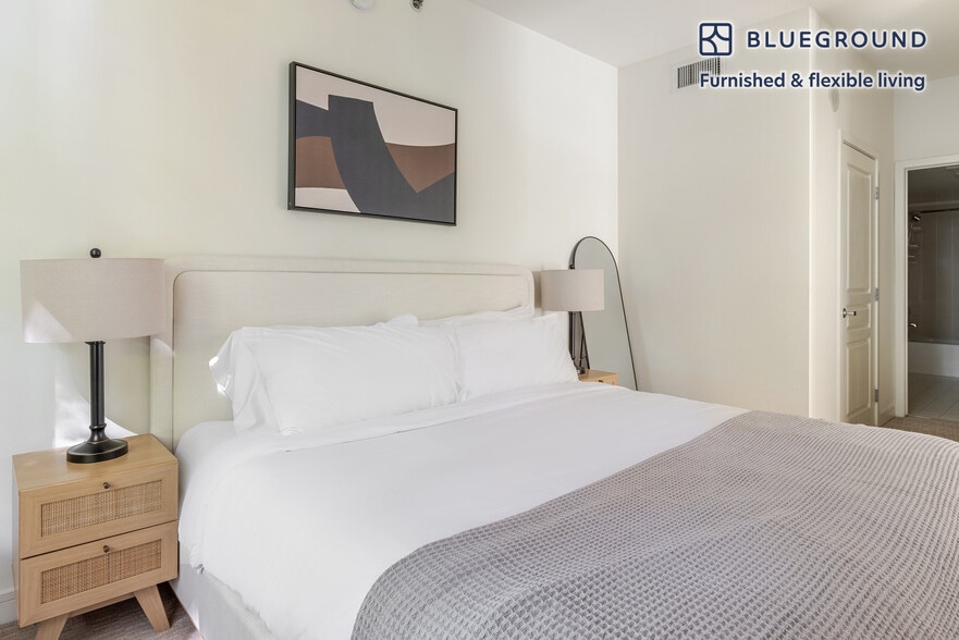 Building Photo - 2400 W El Camino Real