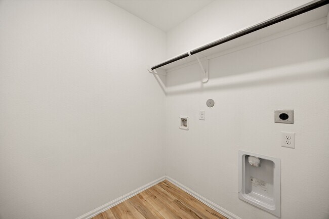 Building Photo - 3014 Wedgewood Cv Wy