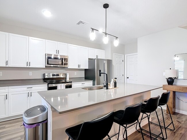 Building Photo - 1504 Hummingbird Rd