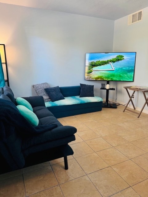 Building Photo - Rebecca