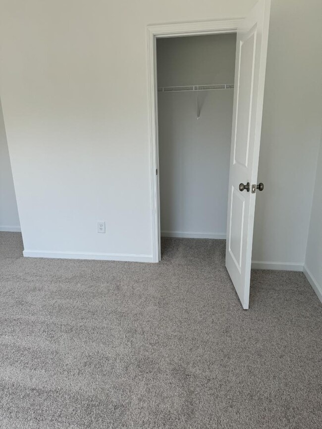 Building Photo - 329 Canonbury Dr