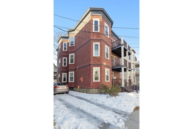 Building Photo - 34 Belknap St