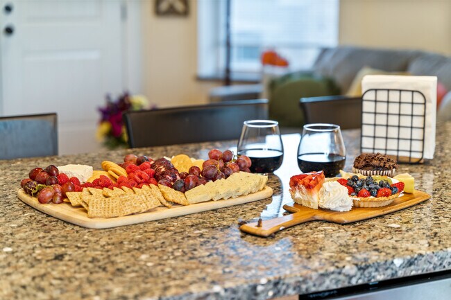 Building Photo - 2117 W Irving Park Rd