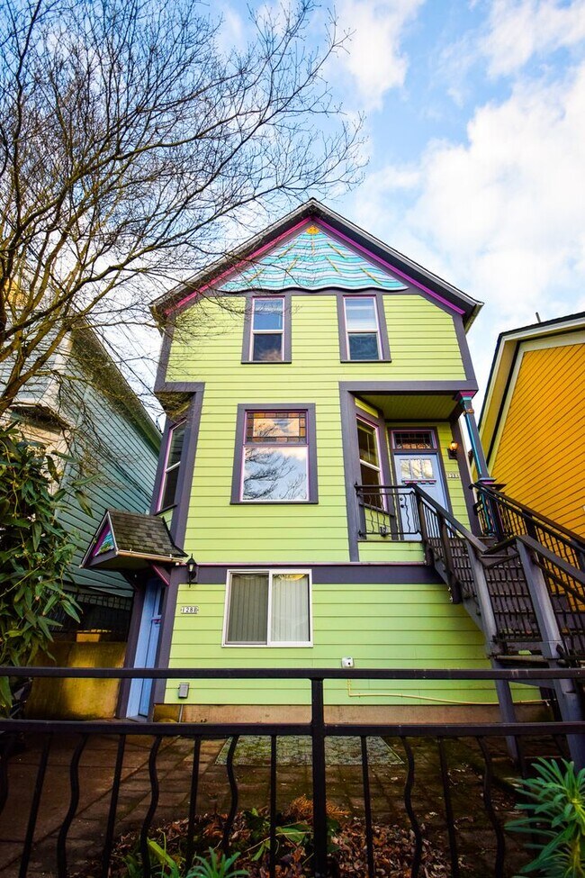 Building Photo - 22-128